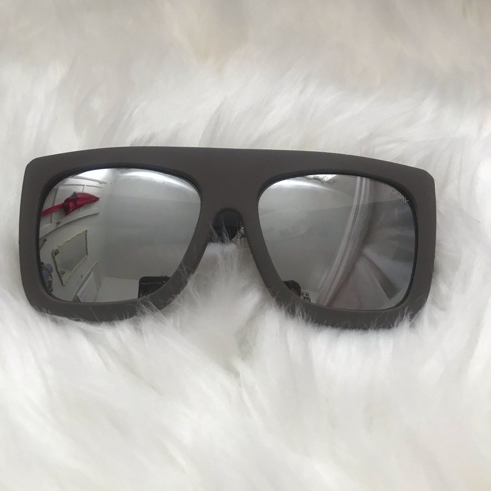 Quay Cafe Racer sunglasses